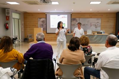 La primera escola de la Comunitat Valenciana per a persones portadores d’ostomia supera el centenar de participants
